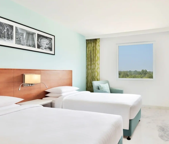 Standard Twin room with city view