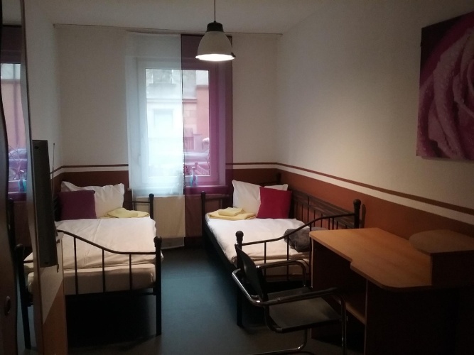 Standard Triple room