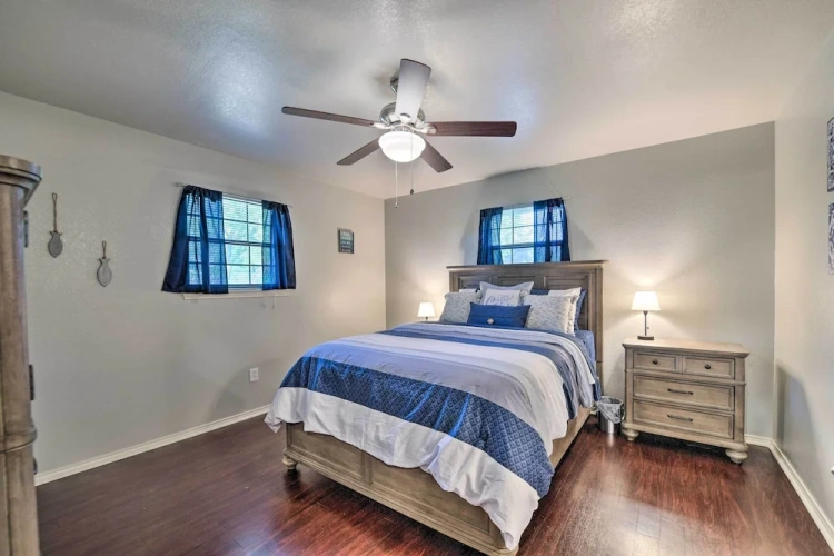 2 Bedrooms Cottage