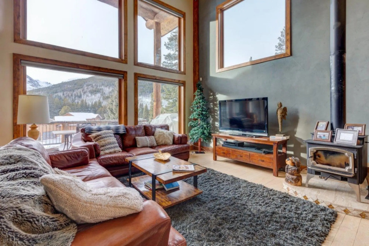 400 Whispering Pines Dr.