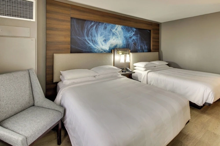 Standard Quadruple Club room