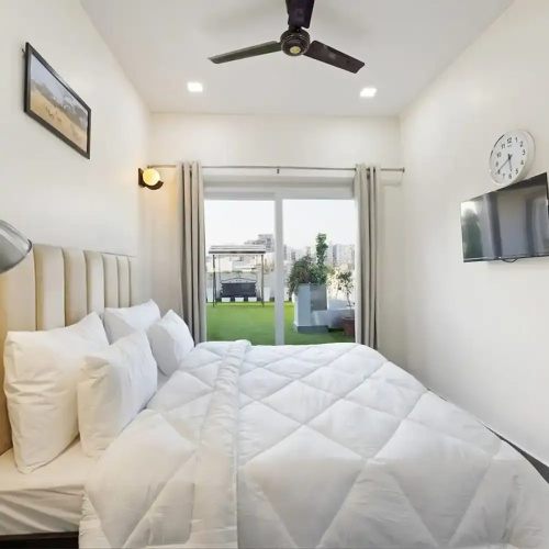 Penthouse W Jacuzzi Garden Extra Room Pets OK