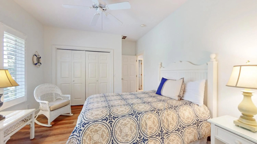 1 Troon Dr