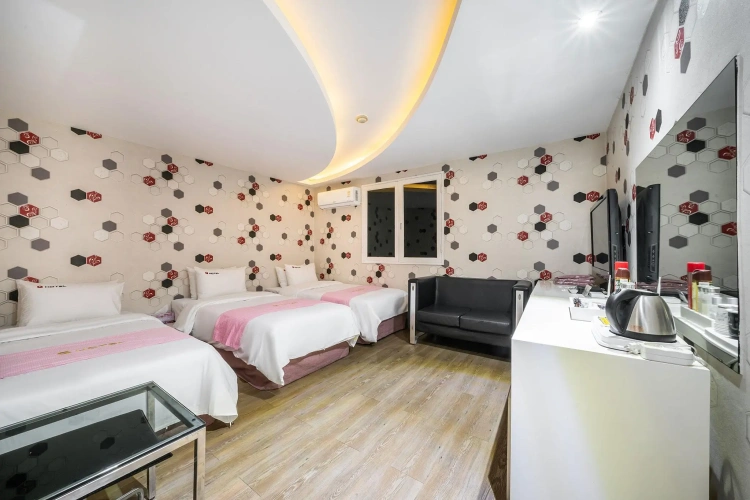 Standard Triple room