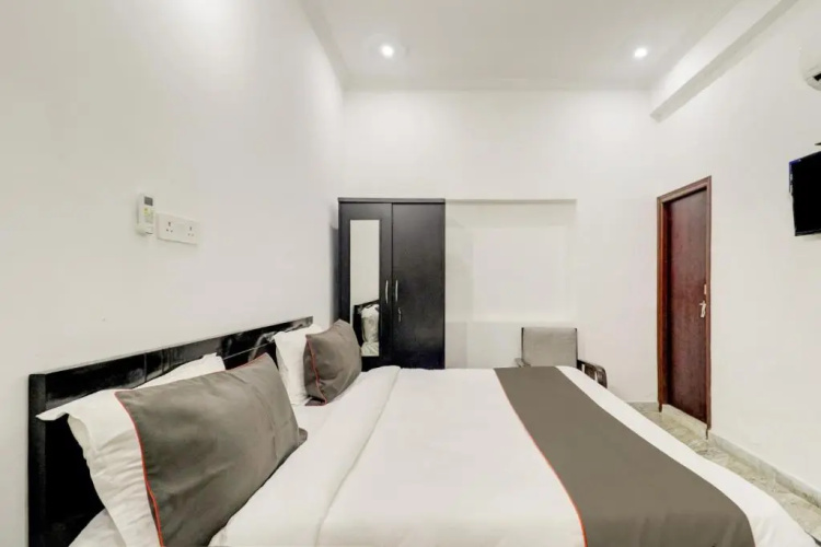 Collection O 76649 BJ Residency
