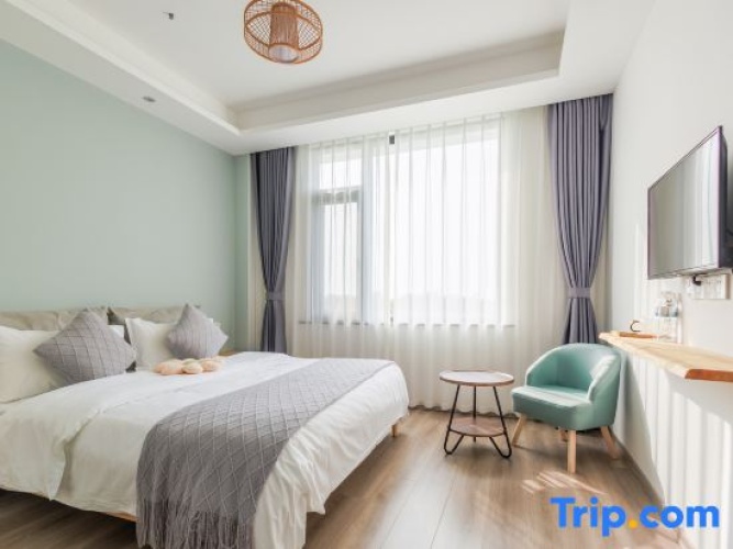 Standard Double room with lake view