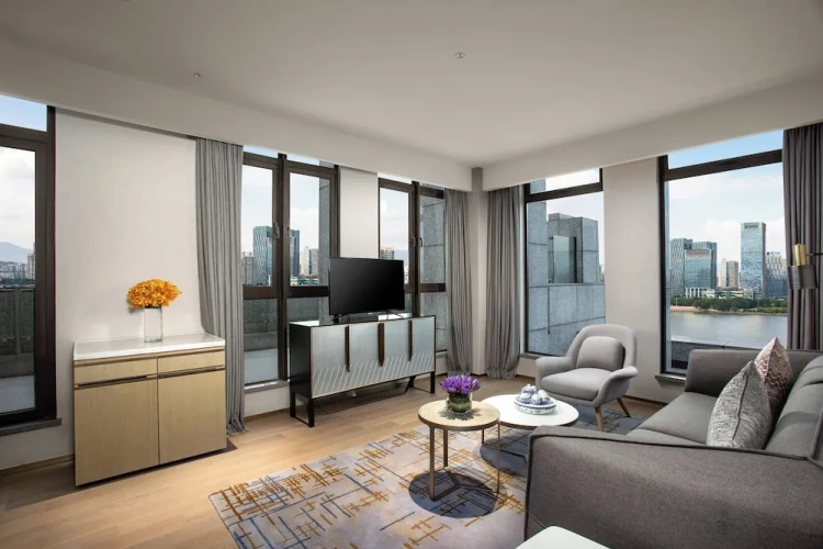 1 Bedroom Suite with river view