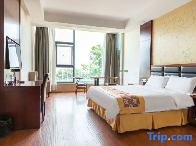 Deluxe Double room with lake view