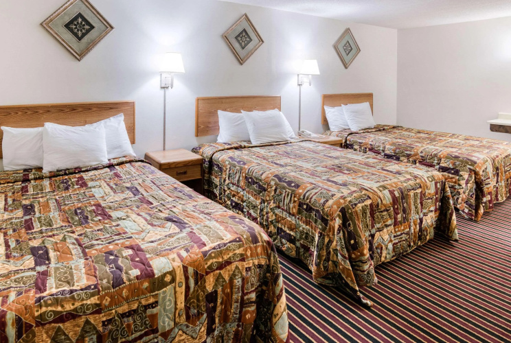 Rodeway Inn & Suites Austin I-90