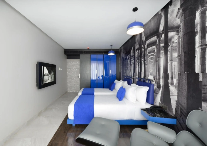 Premier room