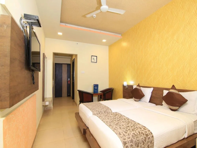 OYO 2136 Hotel The Continental