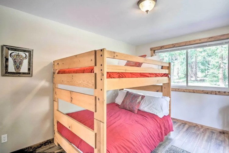5 Mi to Ski Resort: Mtn-view Breck Home w/ Hot Tub