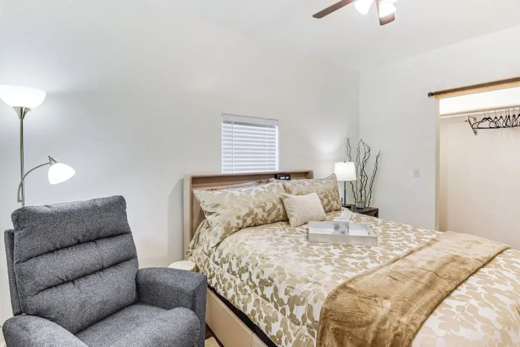 1 Mi to Tulsa Arts District: Updated Home w/ Deck!