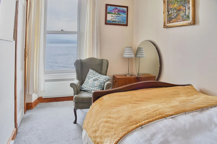 Host Stay Freshwater River View