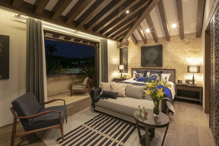 Deluxe Suite with balcony