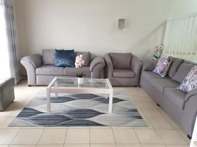 3 Bedrooms Villa