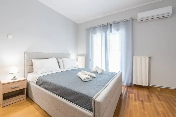 Central Flat with Cosy Sunny Terrace