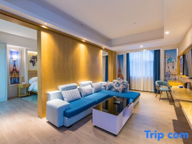 Suite with view