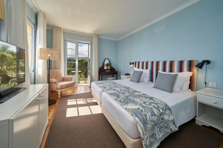 Twin room with balcony