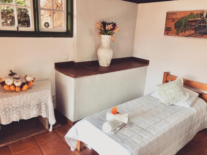 Standard Triple room