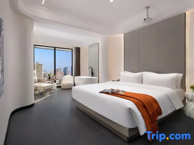 Poya Light Luxury Hotel
