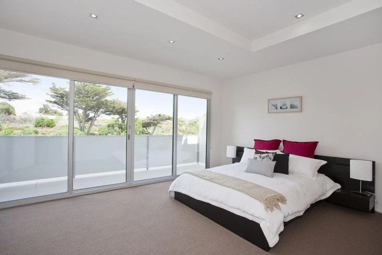 Four Kings Apartments