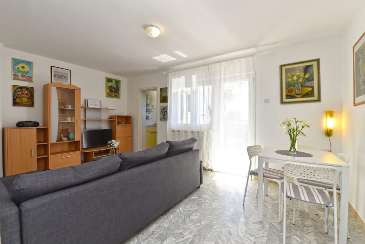 Apartment 1410