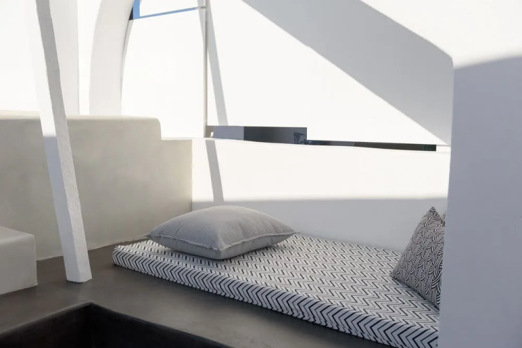 Solstice Luxury Suites