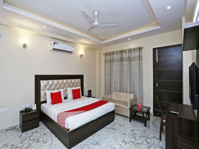 OYO 14482 Live Inn