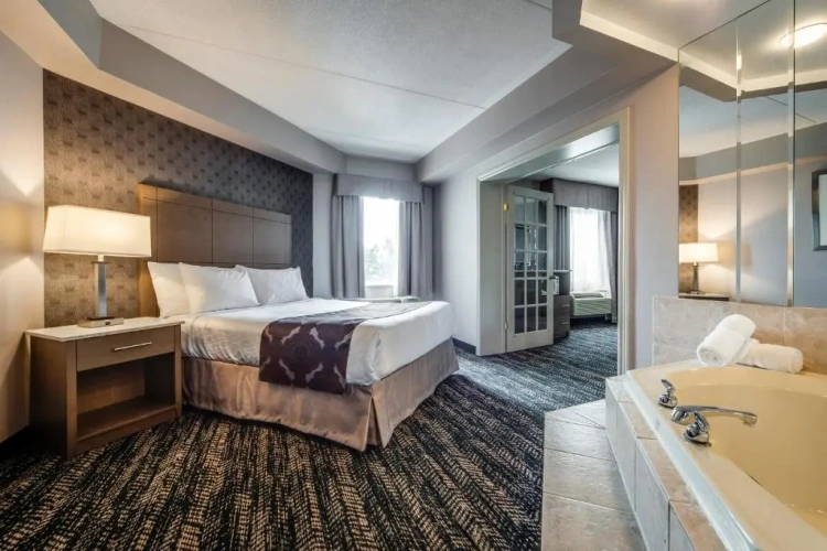 Deluxe Double Suite