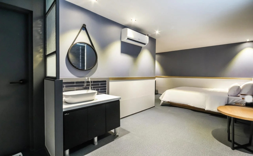 Hotel Deluxe