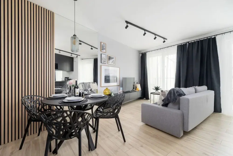 Deluxe City Studio by Renters