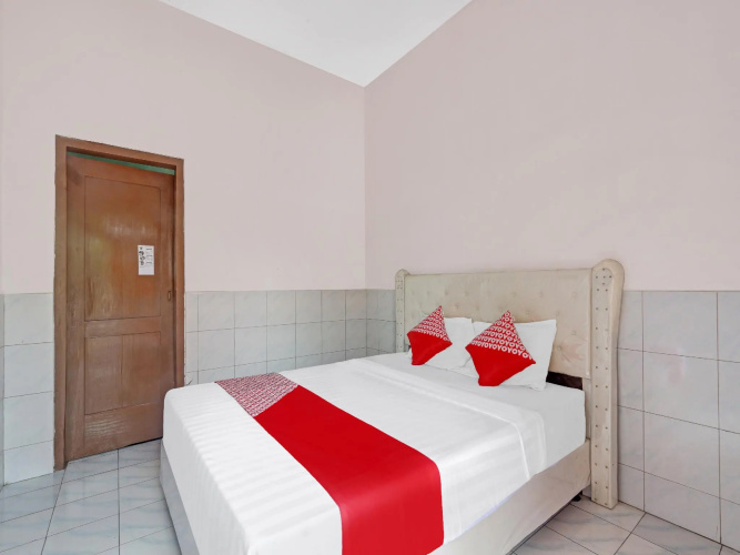 OYO 90446 Hotel Pajang Indah