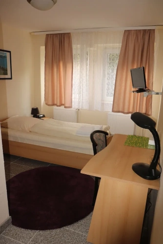 Economy Twin room