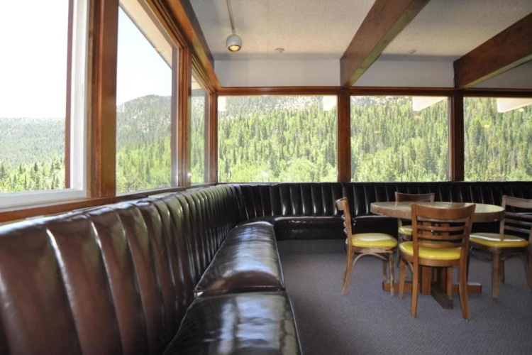 Monarch Mountain Lodge