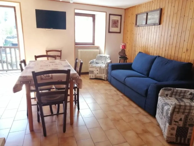 3 Bedrooms Apartment