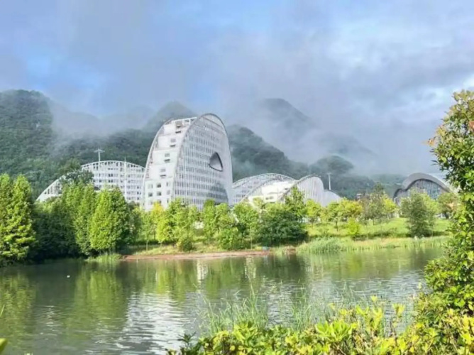 Huatian Hotel