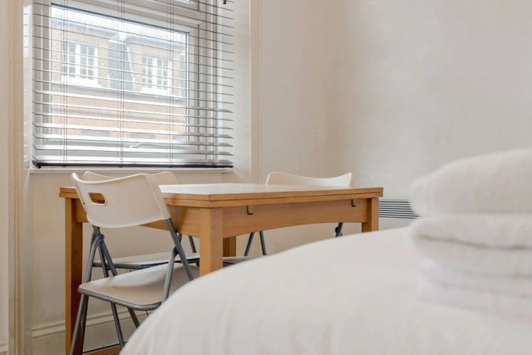 Spacious Studio in West Kensington