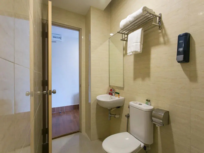 OYO 254 Metro Hotel