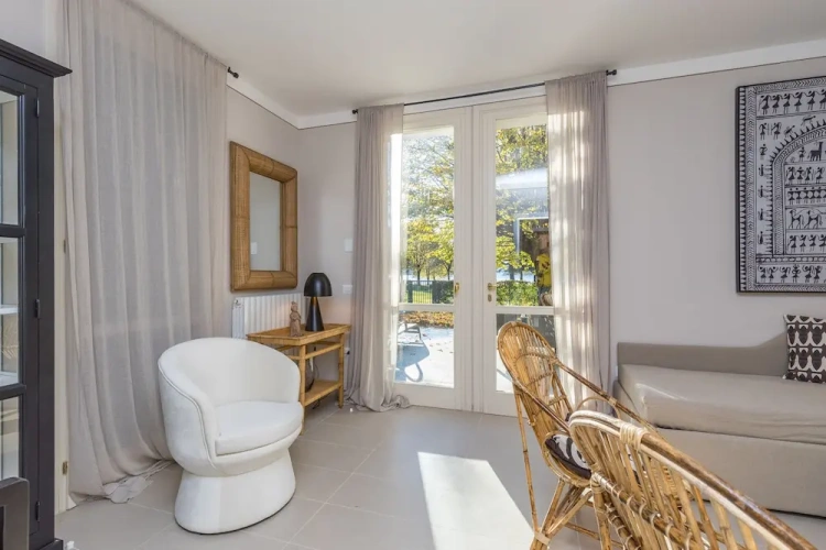 2 Bedrooms Family Apartment with lake view