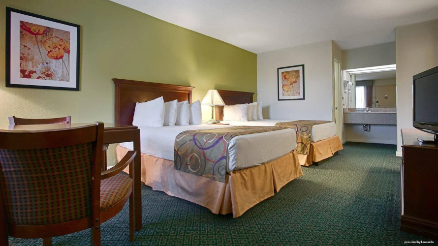 Ramada by Wyndham Savannah Gateway
