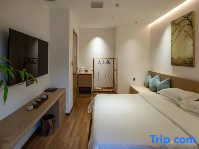 Standard Triple Family room