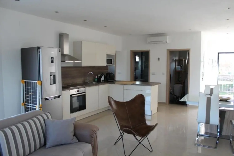 Apartment with sea view