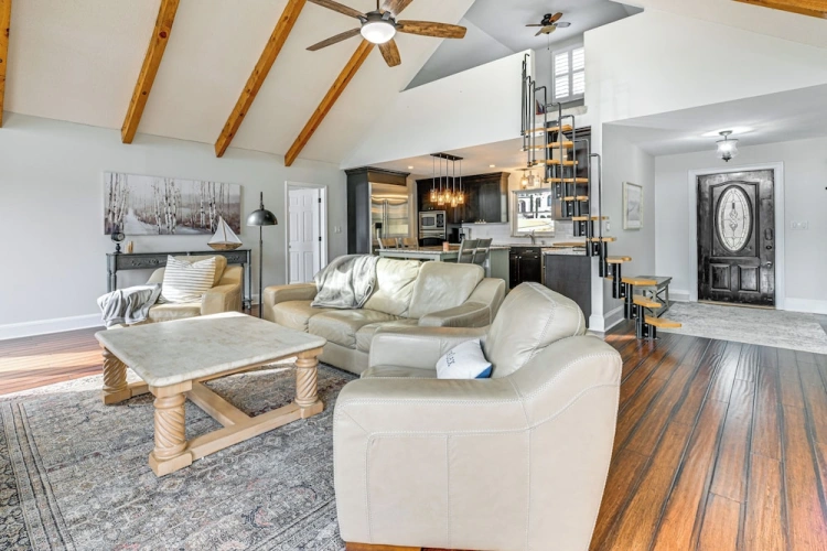 4 Bedrooms Cottage