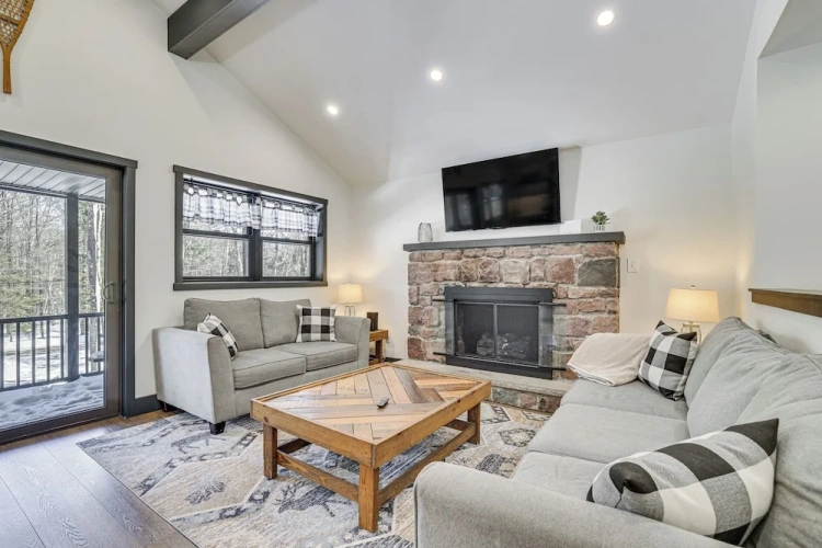 6 Bedrooms Cottage with balcony