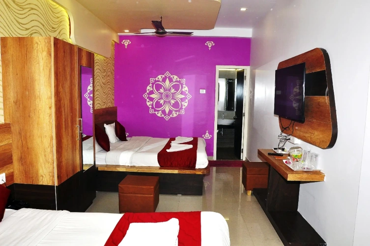 Superior Quadruple room with city view