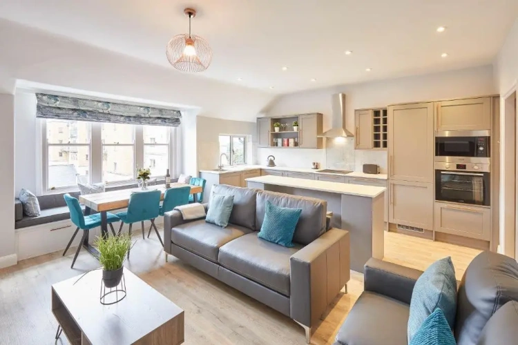 2 Bedrooms Apartment