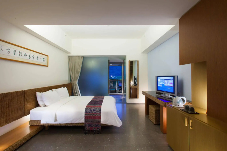 Luminous Hot Spring & Resort