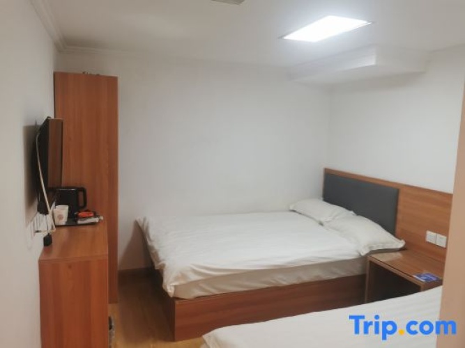 Economy Family room