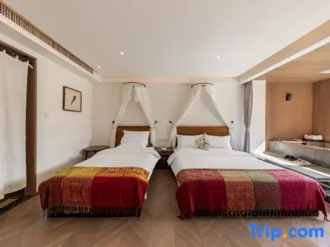Deluxe Double room with view
